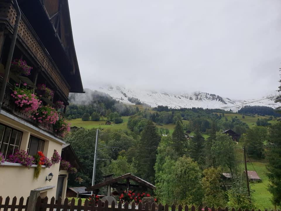 Auberge De L'Ours Vers L'Eglise Bagian luar foto