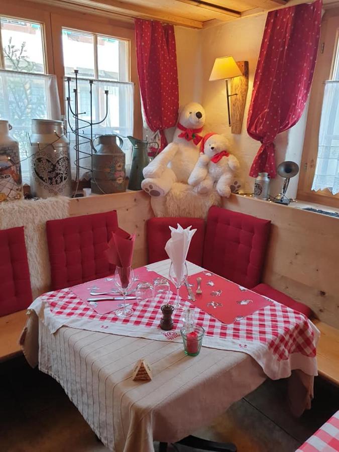 Auberge De L'Ours Vers L'Eglise Bagian luar foto