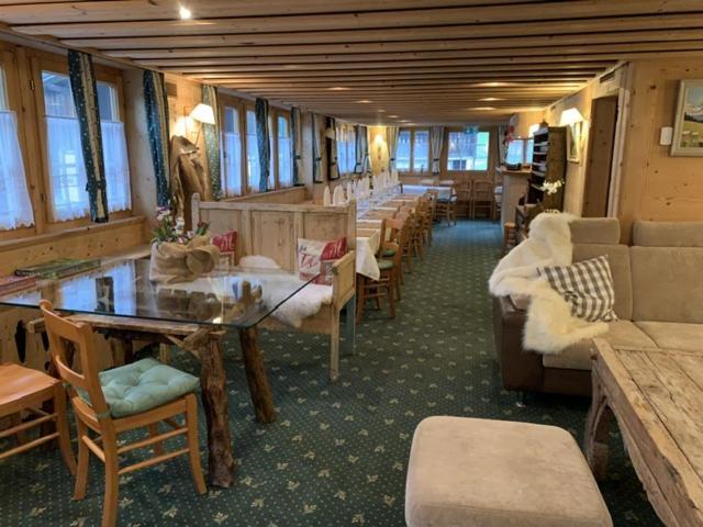 Auberge De L'Ours Vers L'Eglise Bagian luar foto