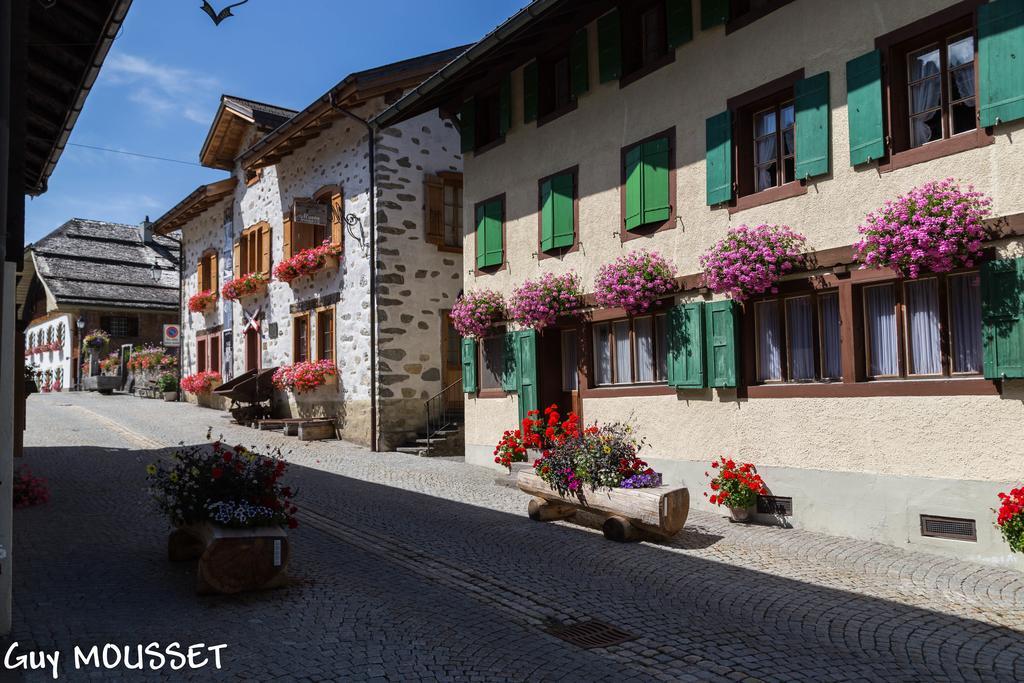 Auberge De L'Ours Vers L'Eglise Bagian luar foto